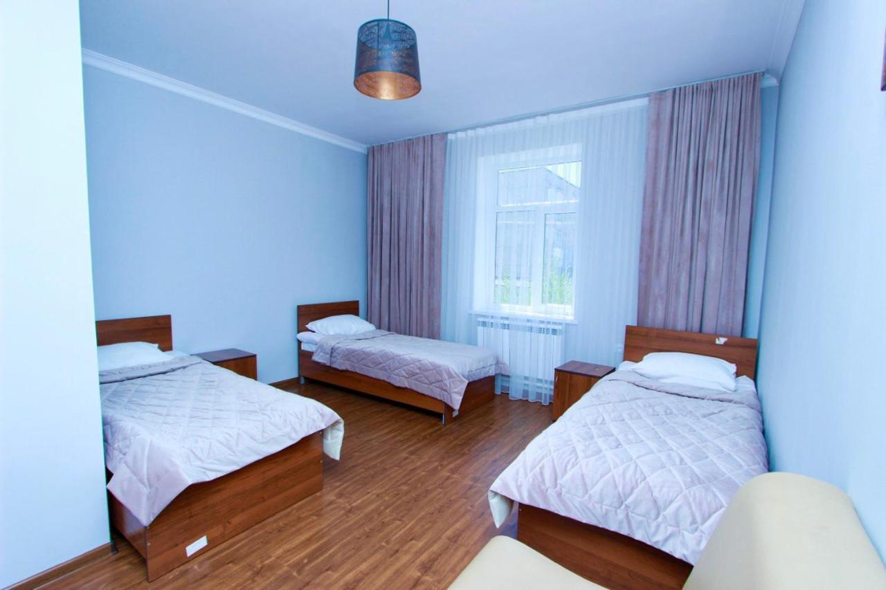 Muras Hotel Karakol Exteriör bild