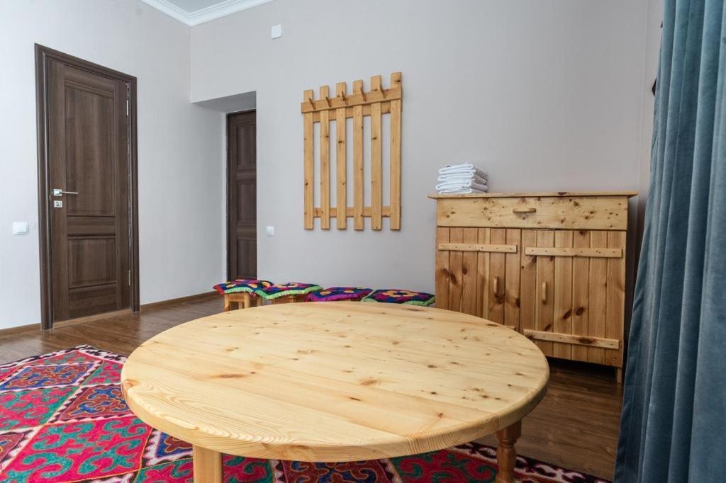 Muras Hotel Karakol Exteriör bild