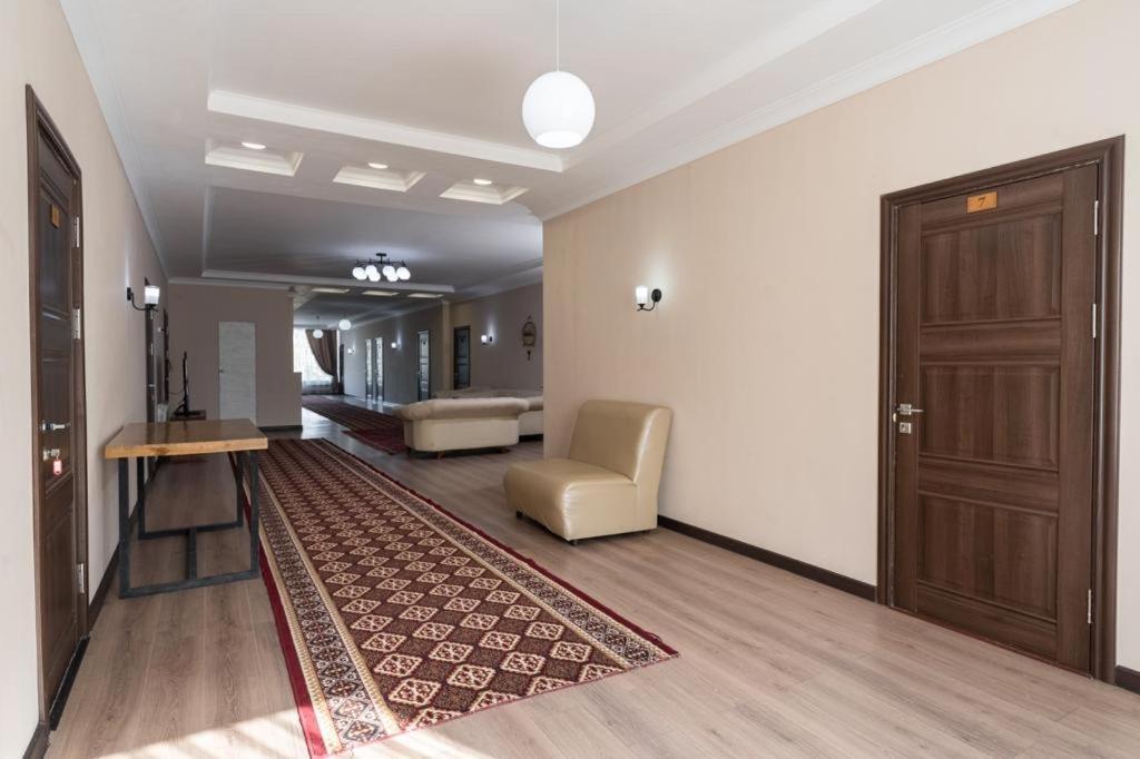 Muras Hotel Karakol Exteriör bild