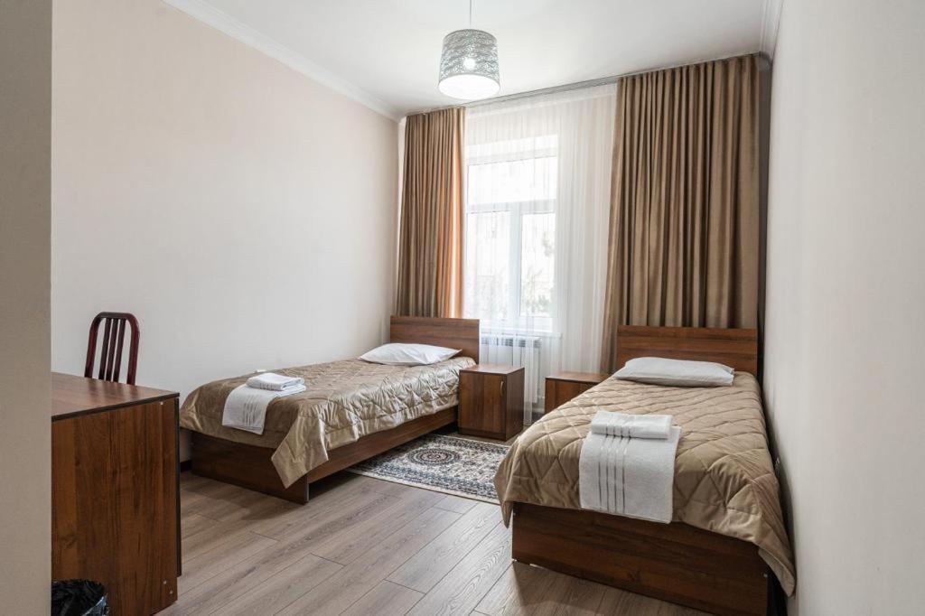 Muras Hotel Karakol Exteriör bild